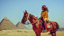 Giza Pyramids by Horse Carriage Half Day Tour 