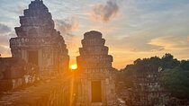 Exploring the Ancient Wonders of Angkor Wat with sunset backheng 