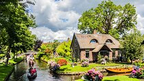 Giethoorn Day Private Tour inclusive Boat Trip