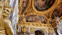 Versailles Private Tour from Paris: Palace, Gardens & French Gift
