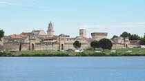 Avignon Private Walking Tour with Local Guide