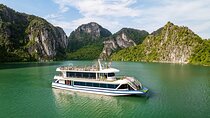 Hanoi: 5 Star Halong Bay Cruise with Lunch , Kayaking & Jacuzzi