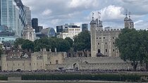 Tower of London area self-guided walking tour and scavenger hunt