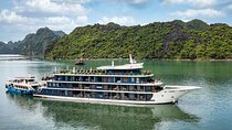 Doris Cruise 5 star cruise 3 days visiting Halong - Lan Ha Bay 