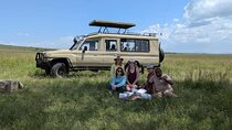 3 days group joining safari to Masai Mara with a Land CruiserJeep