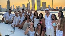 Premium Cruise Tour in Cartagena with Sunset and Open Bar