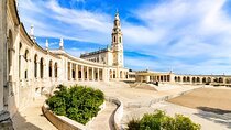 From Lisbon: Small group day tour to Fátima, Nazaré & Óbidos