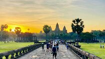 Full Day Tour Phnom Penh to Siem Reap Taxi, Angkor Visit & Return