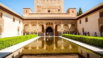 Semi-Private Alhambra & Nasrid Palaces from Málaga and Surrounds