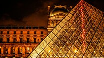 Paris Darkest Tales A Night of Secrets and Legendary Bar Tour