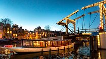 Amsterdam Evening Canal Cruise with Live Guide and Onboard Bar 