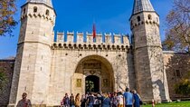 Istanbul Guided Topkapi and Grand Bazaar with Small Group