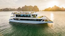 Halong Bay Full Day Tour-all included: Kayak, Titop, Swim, Lunch