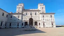 Villa Medici & Squares and Fountains Private Day Tour