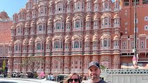 From Delhi: Jaipur Private City Tour by Car – All Inclusive