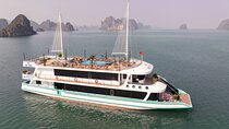 Hanoi to Halong Bay: Luxury 5-Star Cruise, Buffet Lunch, Kayaking