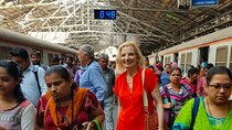 Mumbai Slum Tour with Dhobi Ghat Laundry & Train Ride Tour