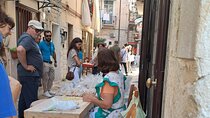 Bari: Guided Tour of the Old Town with Street Food