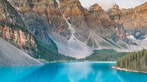 Moraine Lake and Lake Louise day Tour from Canmore and Banff
