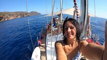 Sailing trip on the Secche della Meloria with aperitif and lunch