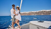Santorini Oia: Caldera Luxury Sunset Cruise with BBQ & Drinks