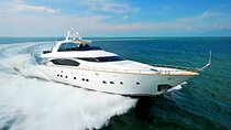 Dubai Xclusive Yacht Morning Tour With Breakfast& Transfer Option