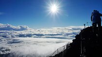 Mt.Fuji Climbing Tour with English Guide 2-days 