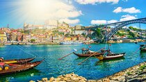 Private car transfer from Lisbon to Porto with 2h for sightseeing