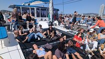 Discover Barcelona from the sea with welcome drink!