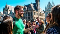 Secrets of Bruges: Walking Tour With a Chocolate and Waffle Bite