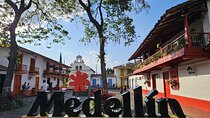 Private Medellín City & Comuna 13 Full-Day Tour