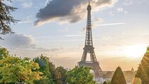 Paris: Eiffel Tower Guided Tour by Elevator