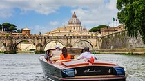 Private Photoshoot on an Italian Boat in Rome
