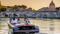 Private Guided History River Tour on a Luxury Boat 