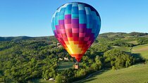 Sunrise Balloon Flight over Tuscany with Breakfast and Photos