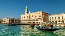 Doge's Palace Guided Tour with Gondola Ride in Venice
