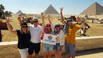 From Hurghada: Cairo Day Tour by minivan small group