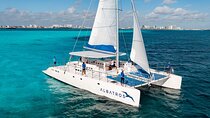Catamaran & Reef Snorkeling Cancun to Isla Mujeres