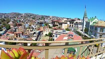 Valparaiso Tour with Chilean food and folkloric show