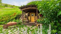 Private Hobbiton Behind the Scenes Tour Day Trip from Auckland