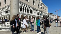 Skip-the-line Doge's Palace & St Mark's Square with wine tasting