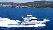 Private VIP Motoryacht Charter in Bodrum For 6 Hours With Lunch