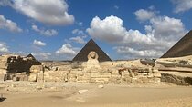 Around Sphinx and Pyramids with private tour guide