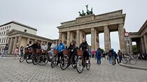 Berlin : The best bike tour with a Berlin guide and insider tips
