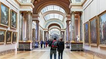 Louvre Walking Tour with Museum Entry