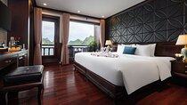Halong & Lan Ha Bay 2D1N Cruise with Balcony & Bathtub from Hanoi