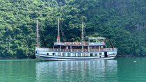 Amazing Sails Cruise - Bai Tu Long Bay Day Tour - Cabin Included