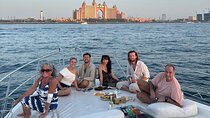 3 Hours Private Luxury Yacht Tour with BBQ, Music and Drinks