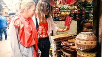 Delhi Shopping Tour with Female Shopping Expert