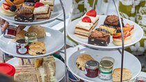Buckingham Palace & Afternoon Tea Sightseeing Tour with PG Tips
